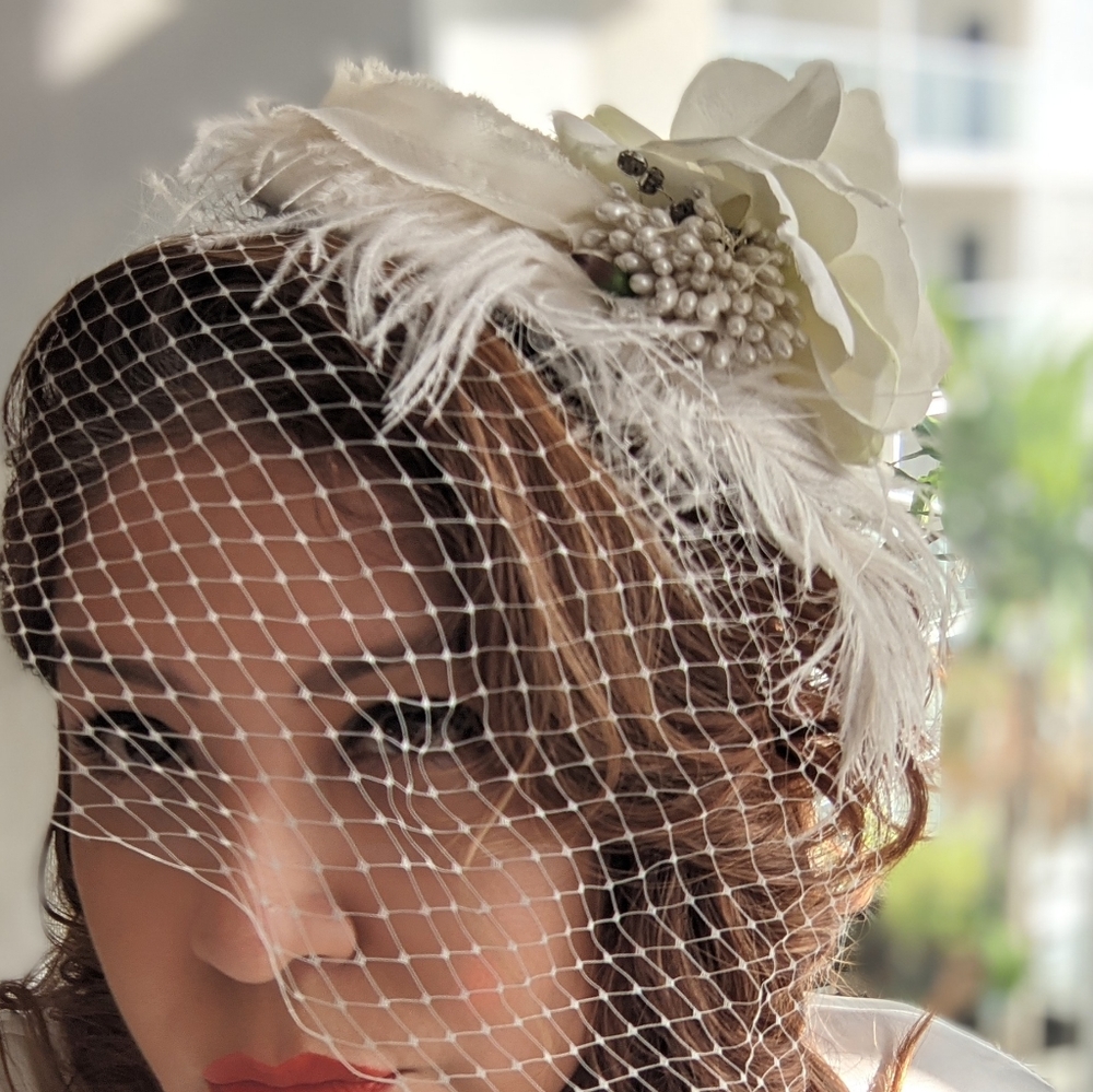 Vintage Bride Bridal Fascinator Veil Hat